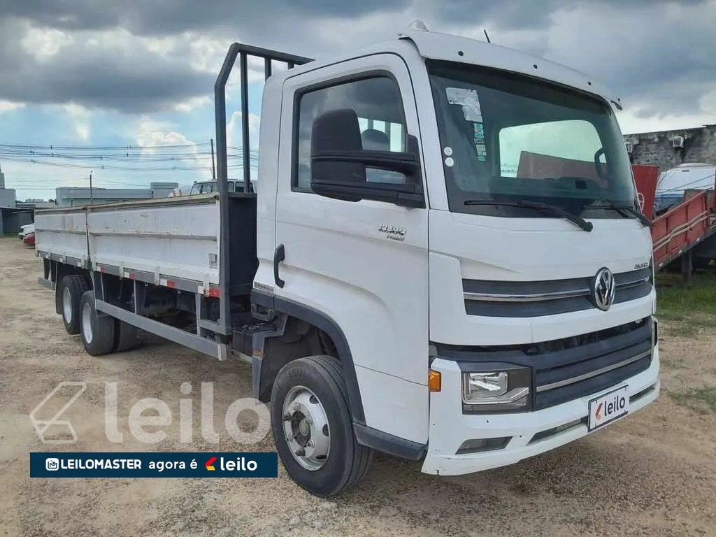 ​VOLKSWAGEN 13.180 DRC 6X2 ANO 2023
