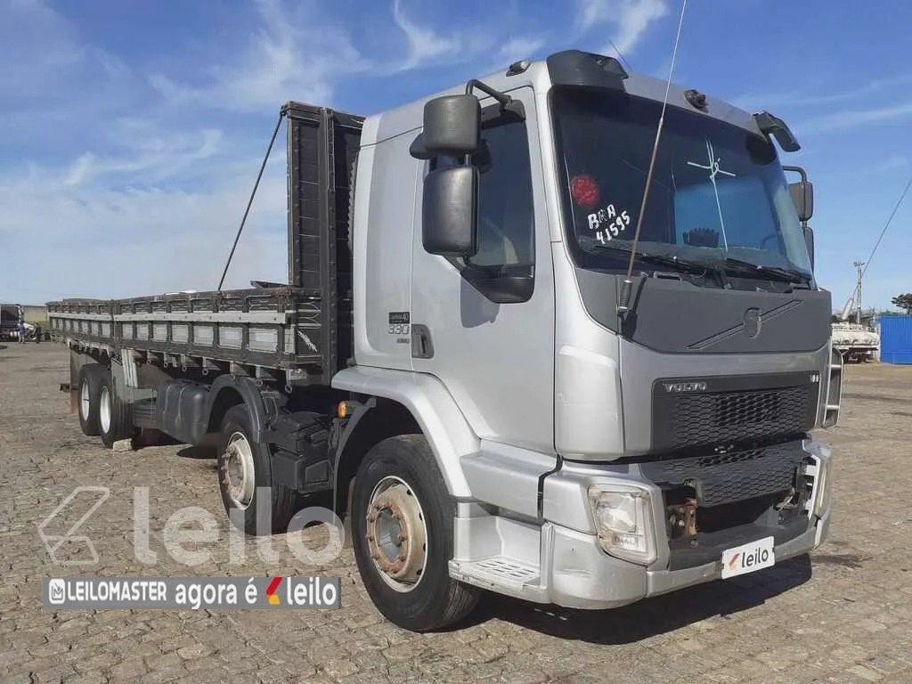 ​VOLVO VM 330 8X2R ANO 2021