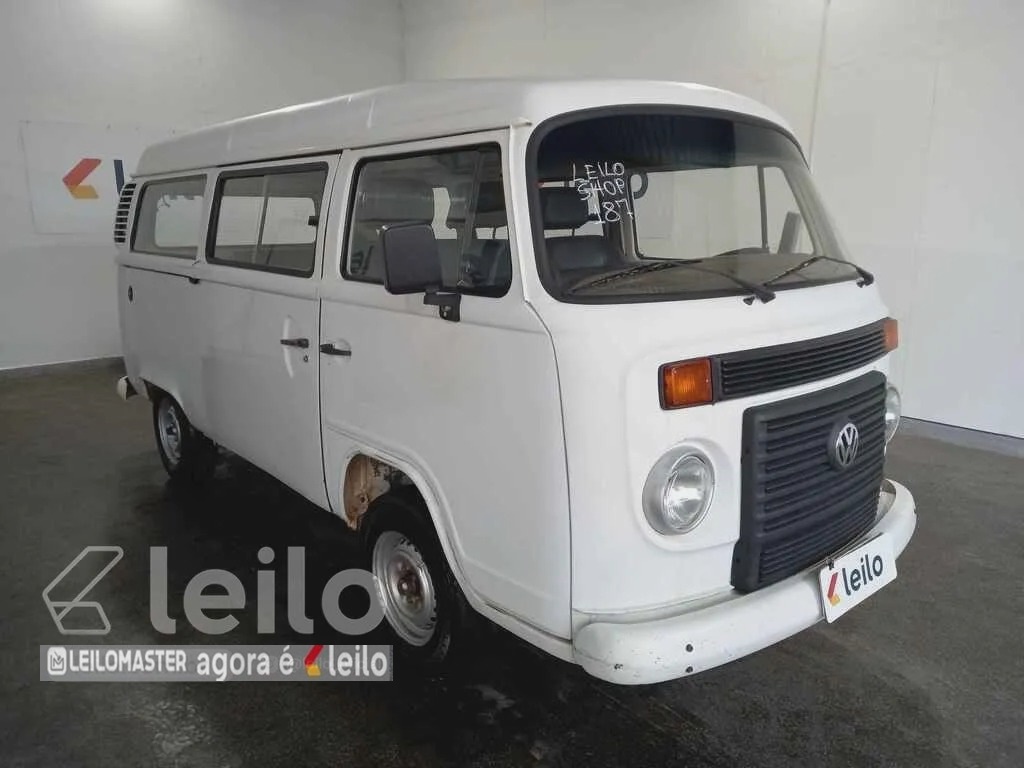 ​VOLKSWAGEN KOMBI (2P/4P) ANO 2012