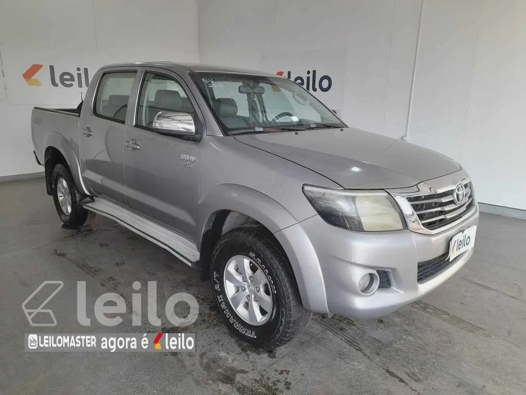 ​TOYOTA HILUX CD4X4 SRV ANO 2015